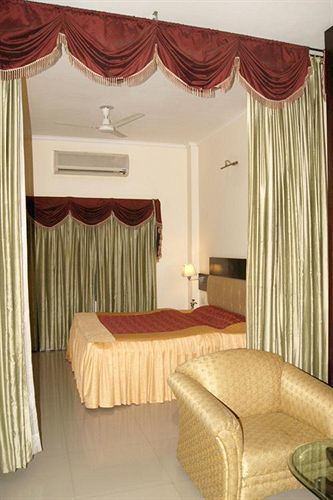 Hotel New Temples Town Varanasi Esterno foto